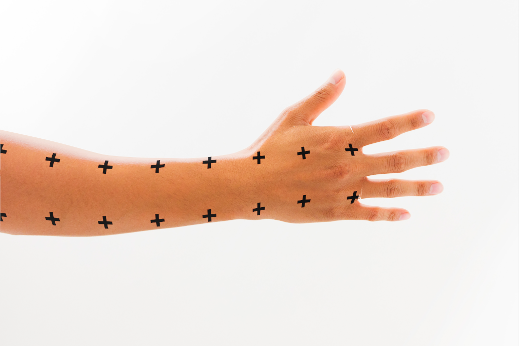 People 5039 — Arm, Hand mockup surface