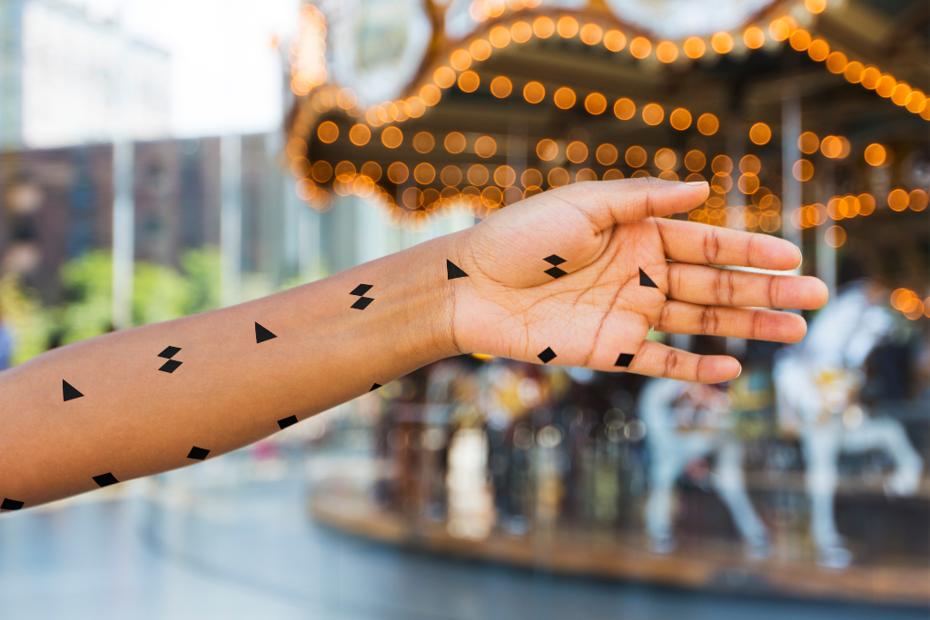 People 5042 — Arm, Hand mockup surface