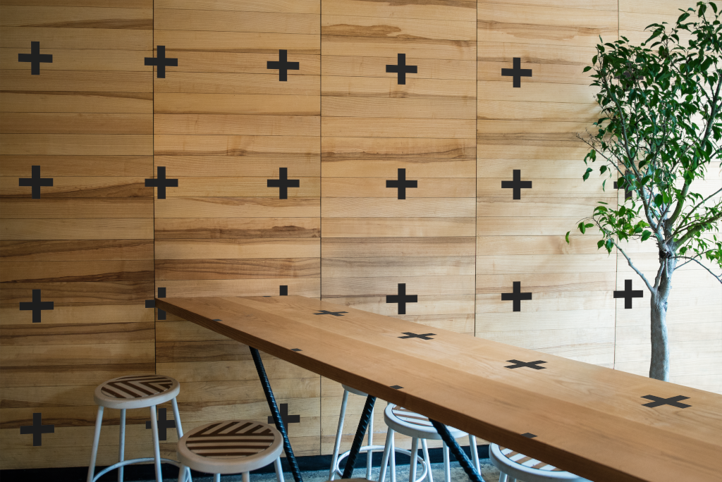 Wall 5168 — Wood with table mockup surface