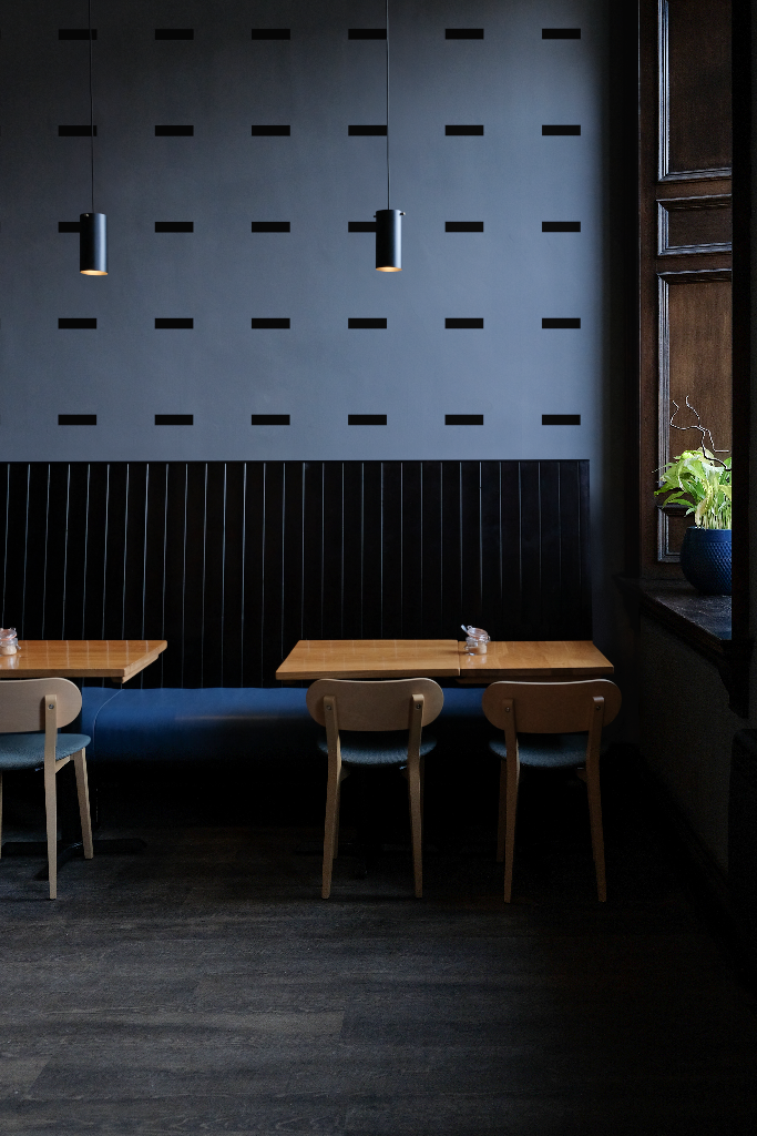 Wall 2095 — With furniture mockup surface