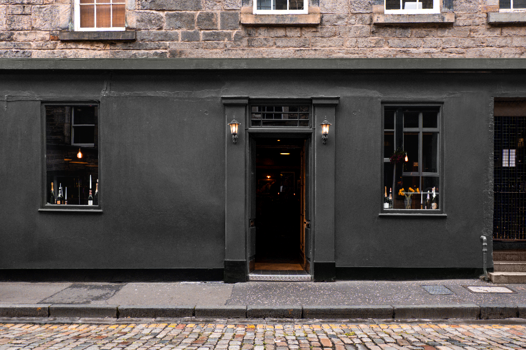 Building 1990 — Front mockup surface