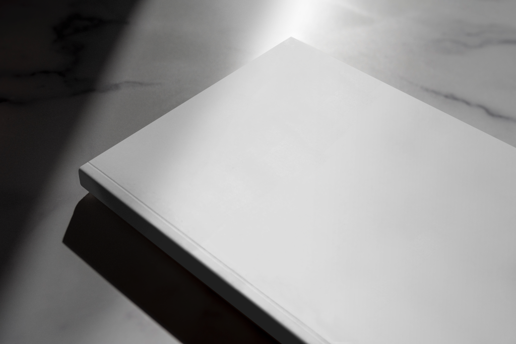 Magazine 2373 — Cover mockup surface