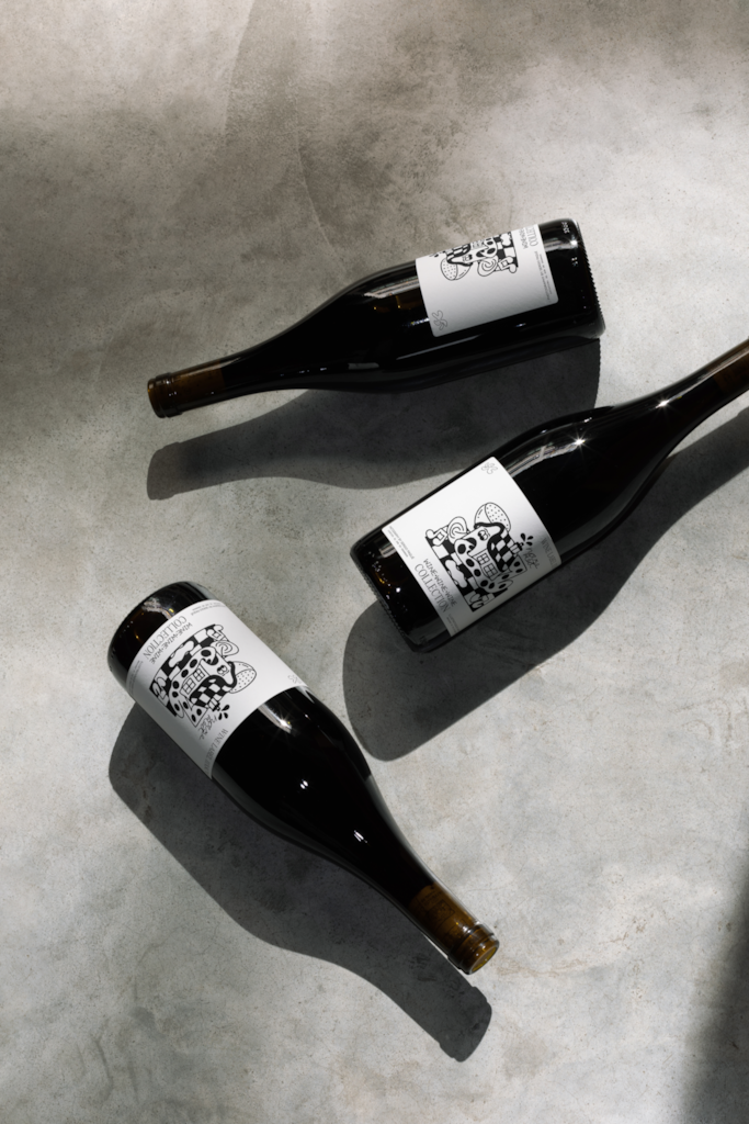 WWW Wine Bottle 06 — Multiple, with label mockup surface