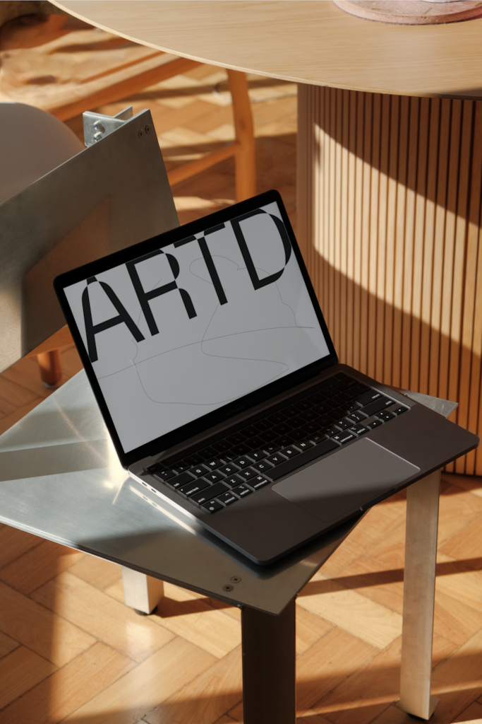 Device C03 040 — 16-inch laptop mockup surface