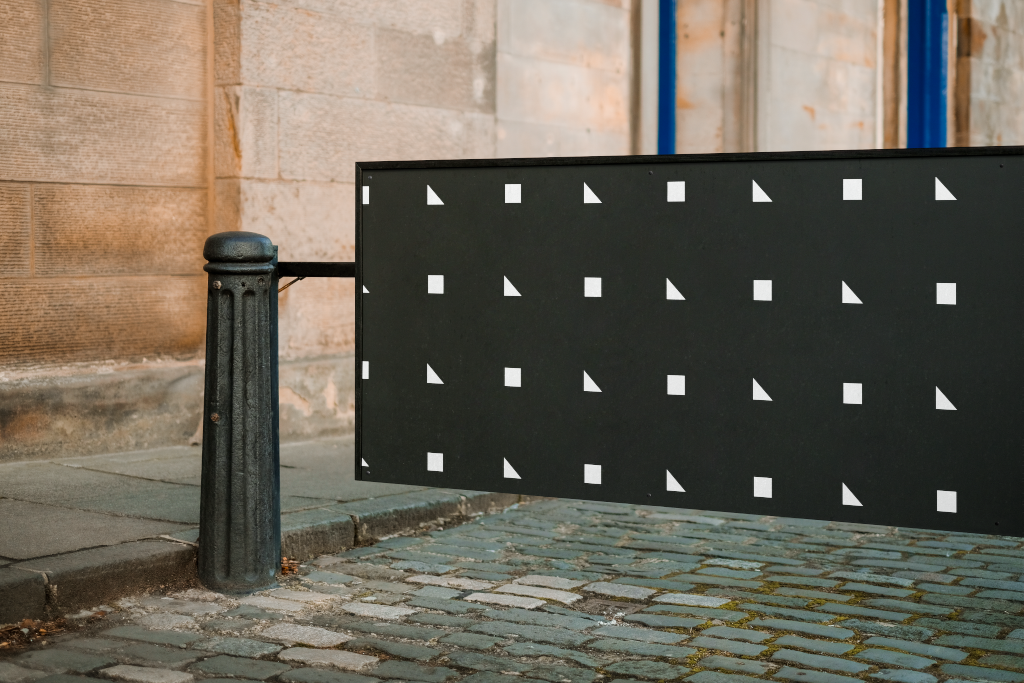 Sign 2070 — Freestanding mockup surface
