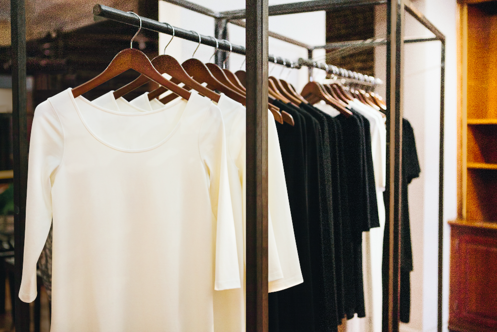 Shirt 5122 — Long sleeve, multiple, hanging mockup surface