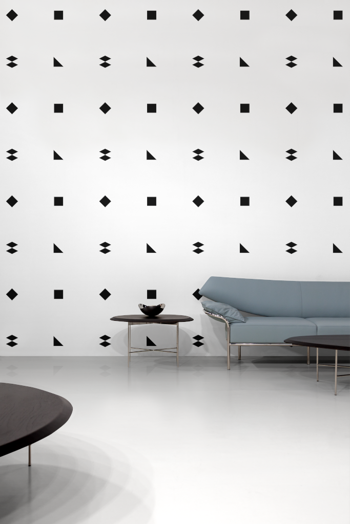 Wall 1444 — With furniture mockup surface