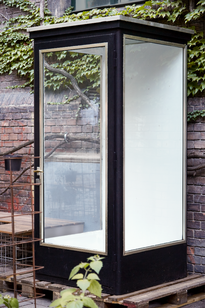 Object 2137 — Booth, glass mockup surface