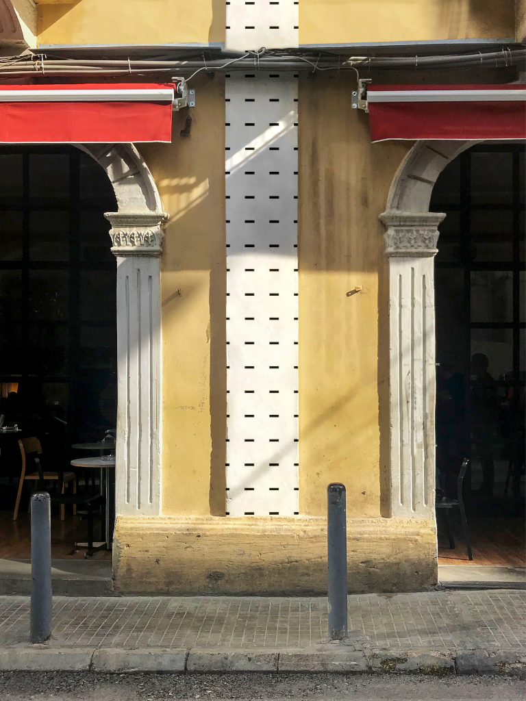 Building 2081 — Wall Column mockup surface