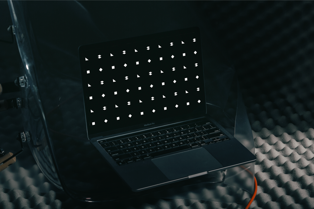 Device C03 025 — 16-inch laptop mockup surface