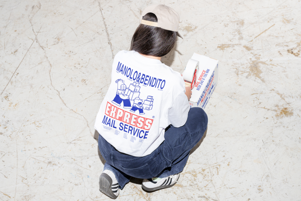 M&B T-Shirt 01 Mockup — Back, with box mockup surface