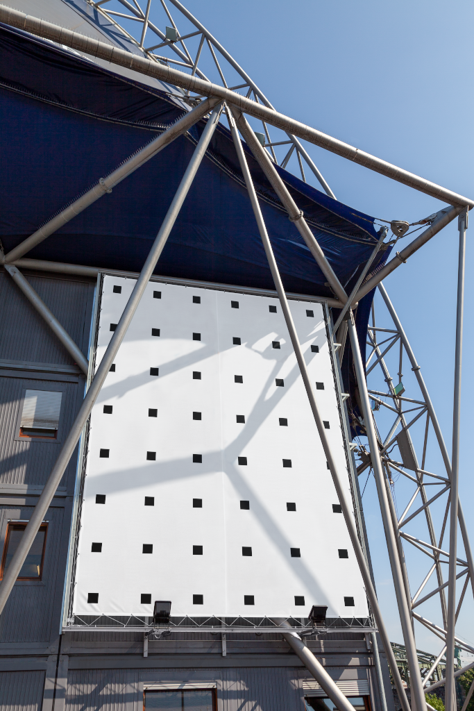 Banner 1855 — On building mockup surface