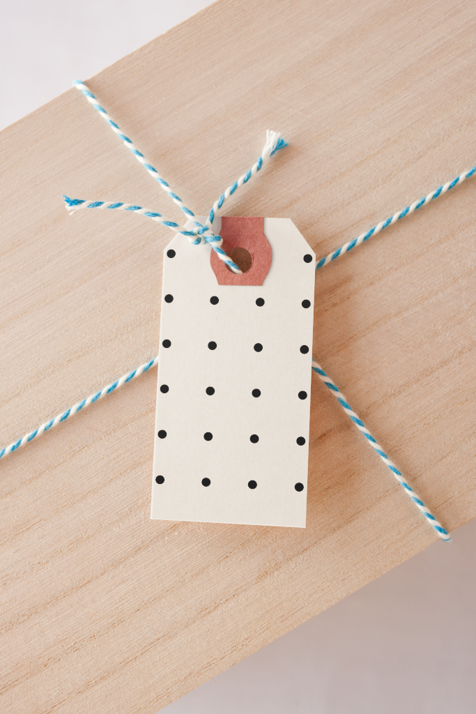 Tag 2466 — On box mockup surface