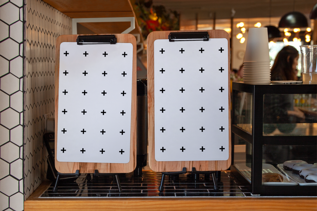 Flyer 1798 — Menus mockup surface