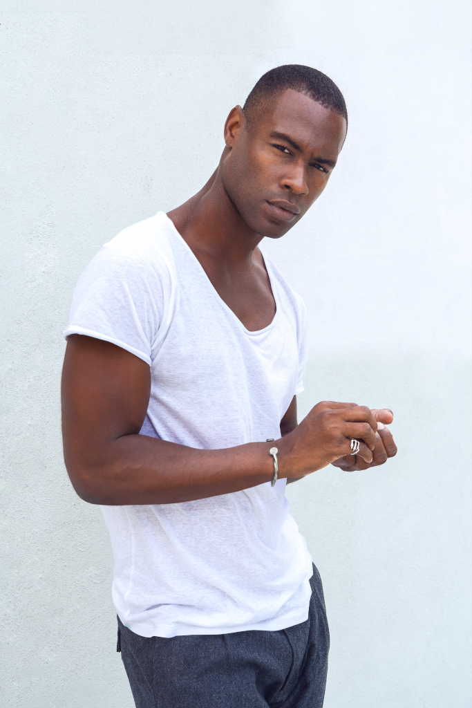 Shirt 2675 — Low neck crew mockup surface