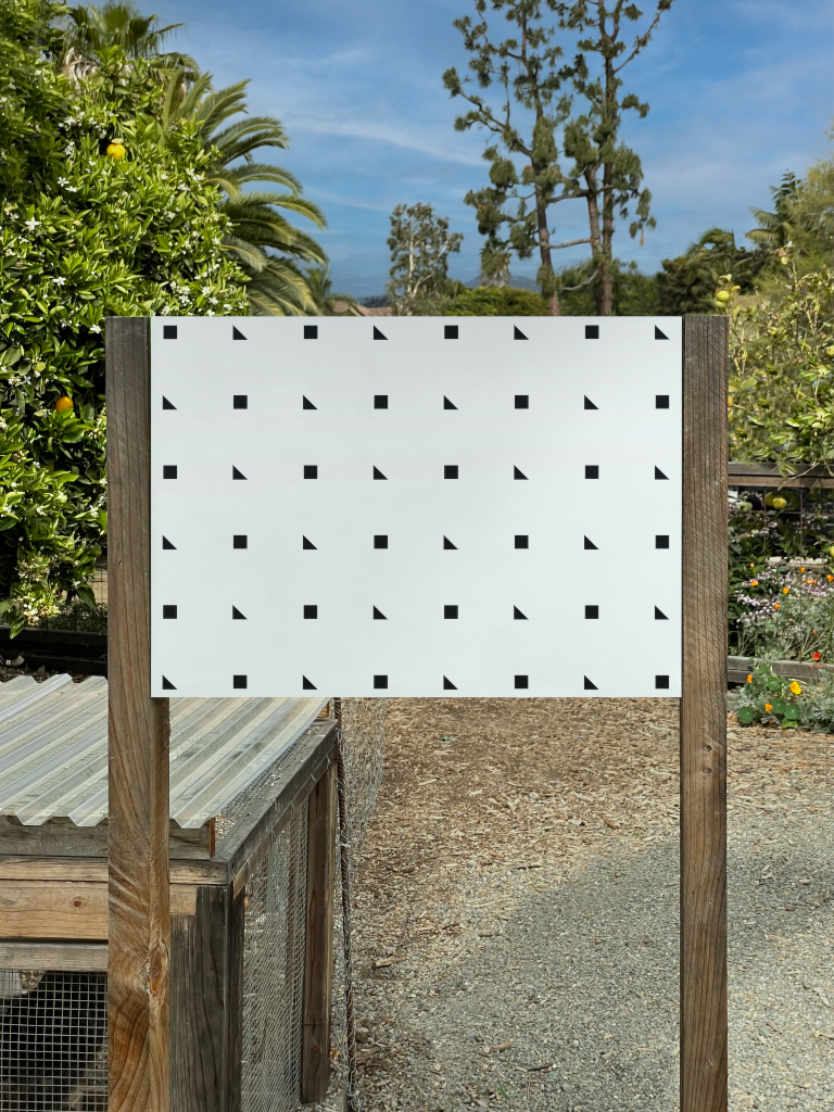 Sign 2410 — Freestanding mockup surface