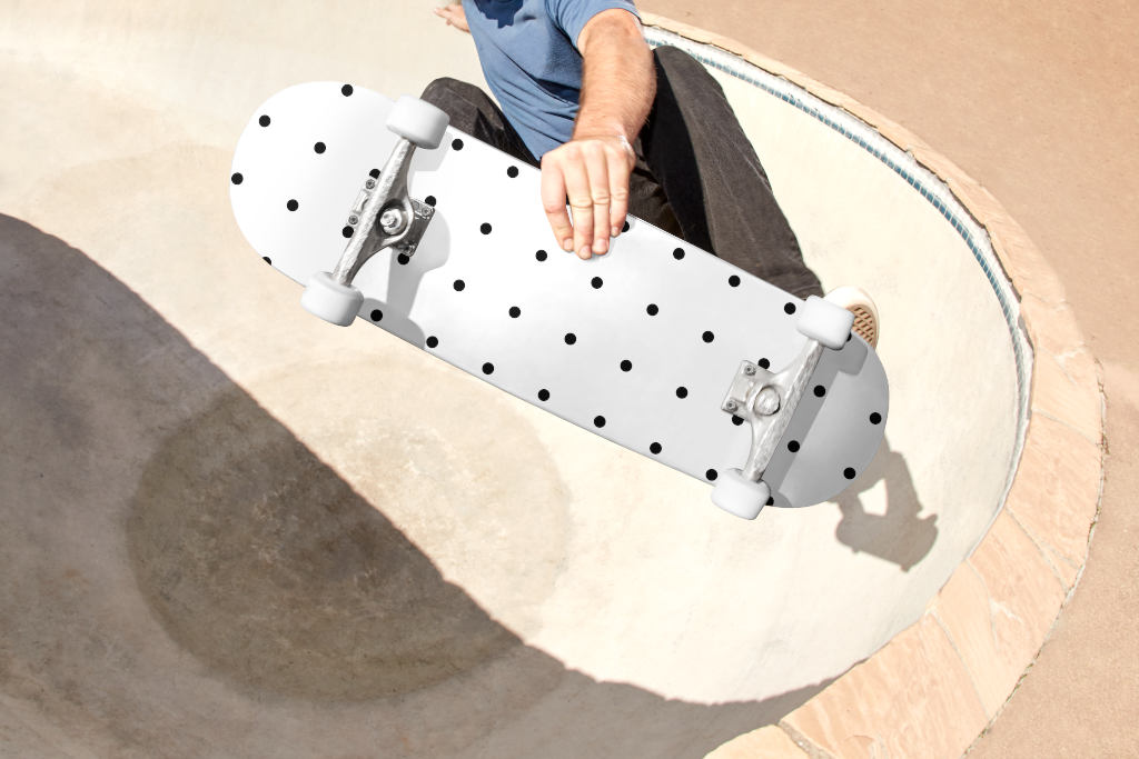 Skateboard 1660 — In pool mockup surface