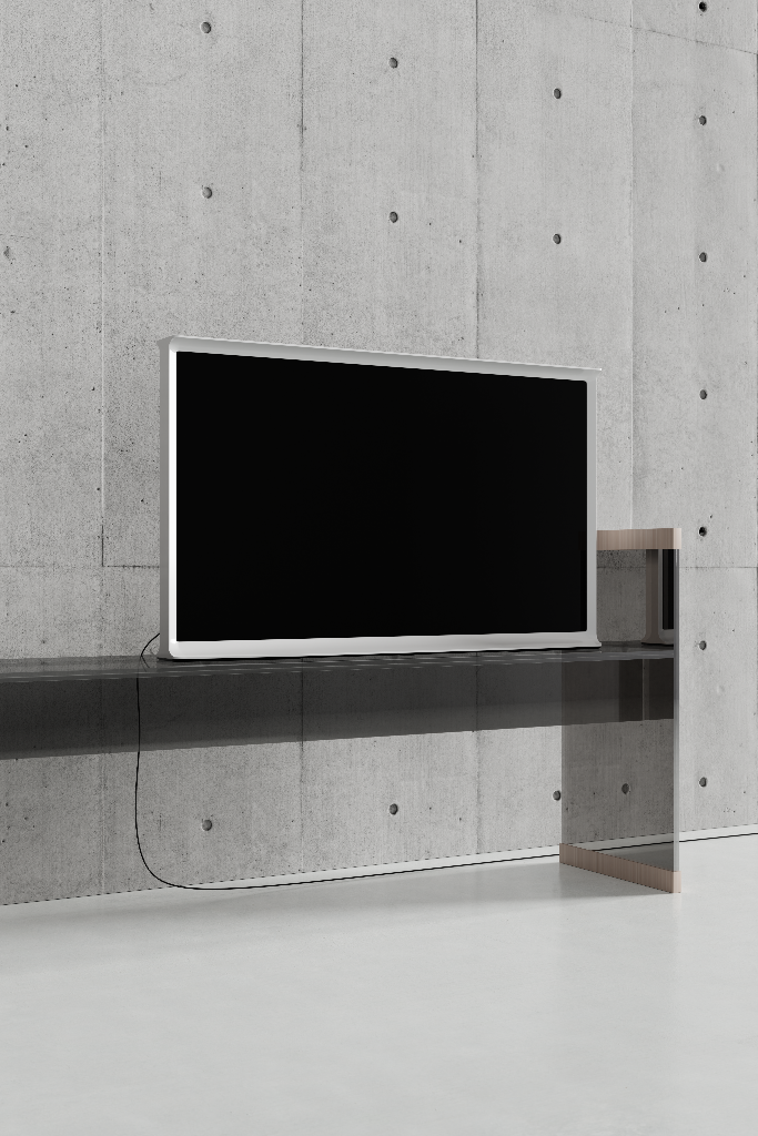 Display 2588 — TV, 55-inch, on table mockup surface