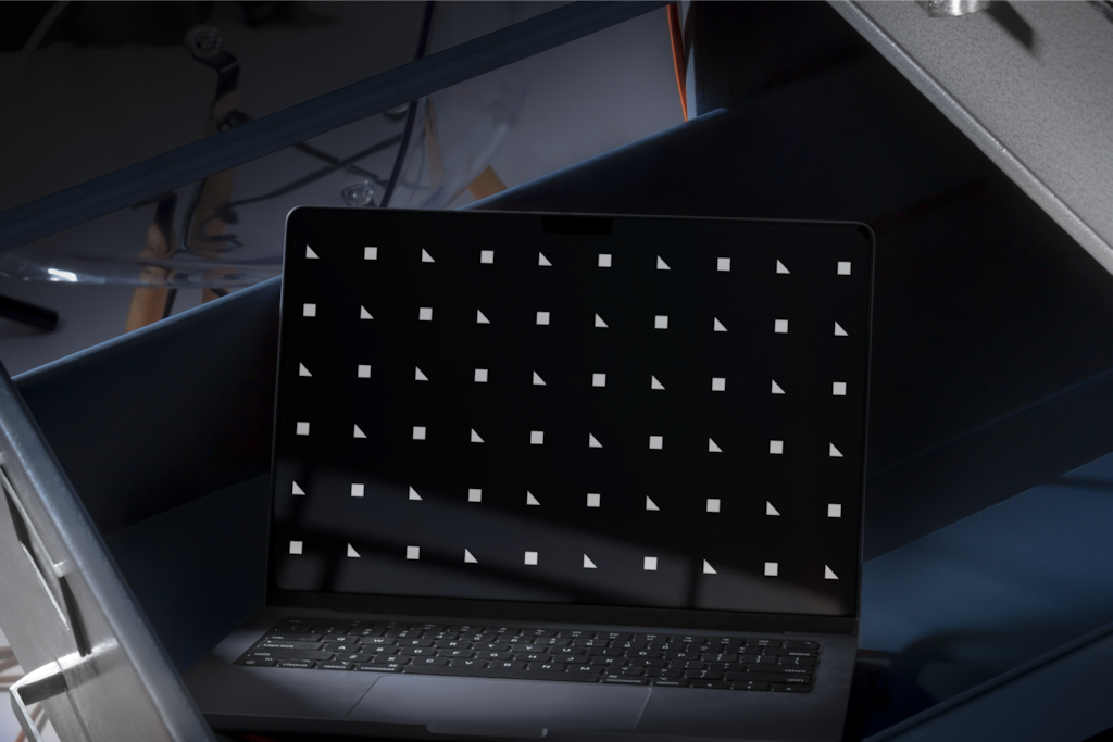 Device C03 028 — 16-inch laptop mockup surface