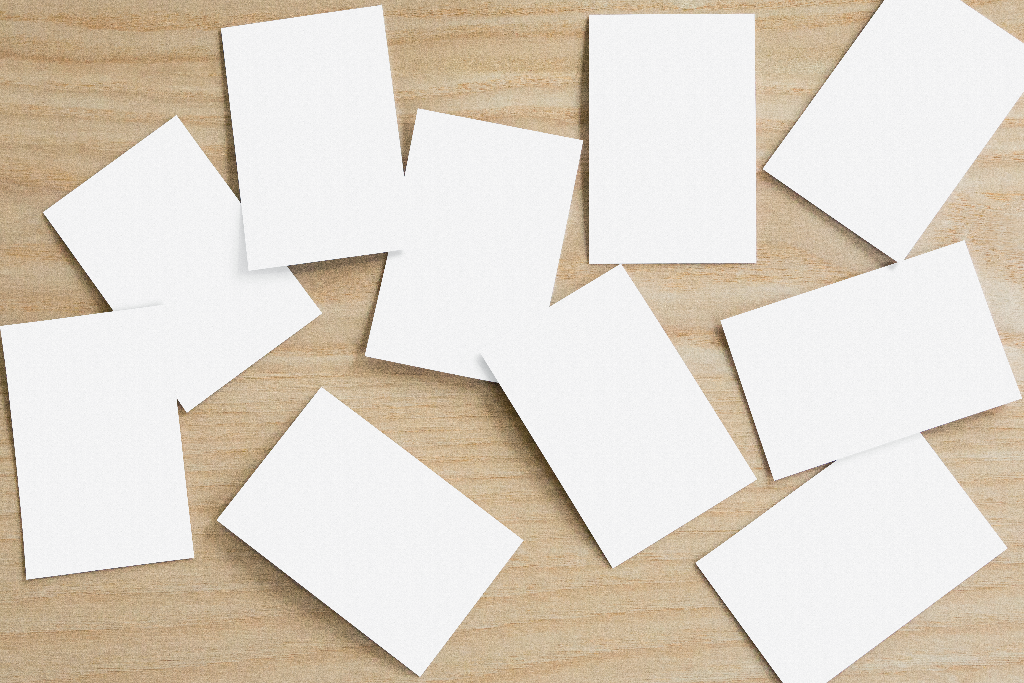 Card 5175 — Pile, spread, repeated mockup surface